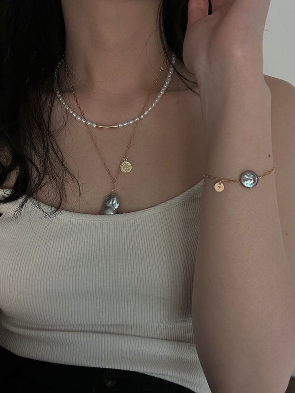 Charming Button Baroque Pearl Bracelet