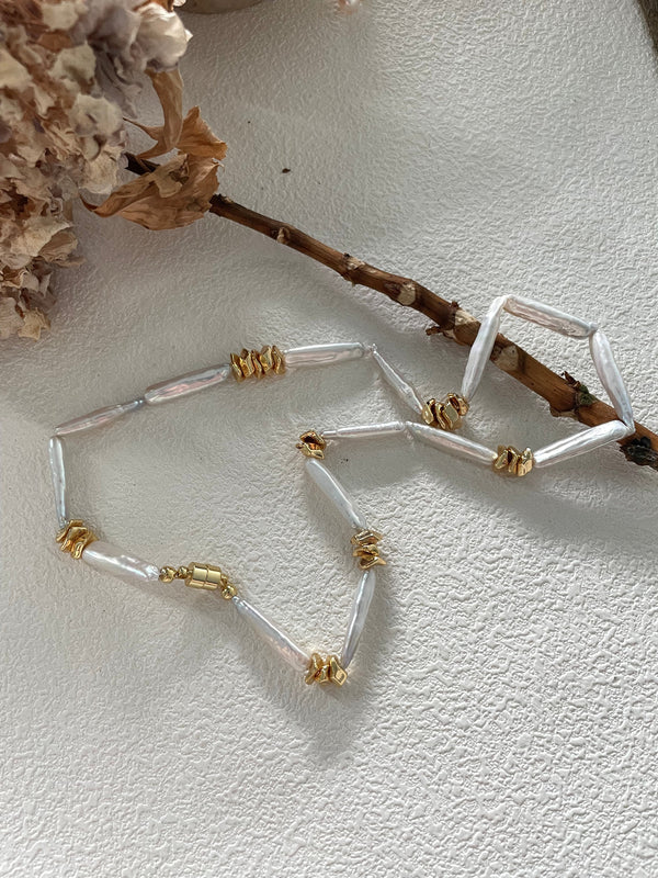 Original Gold Line Baroque Necklace