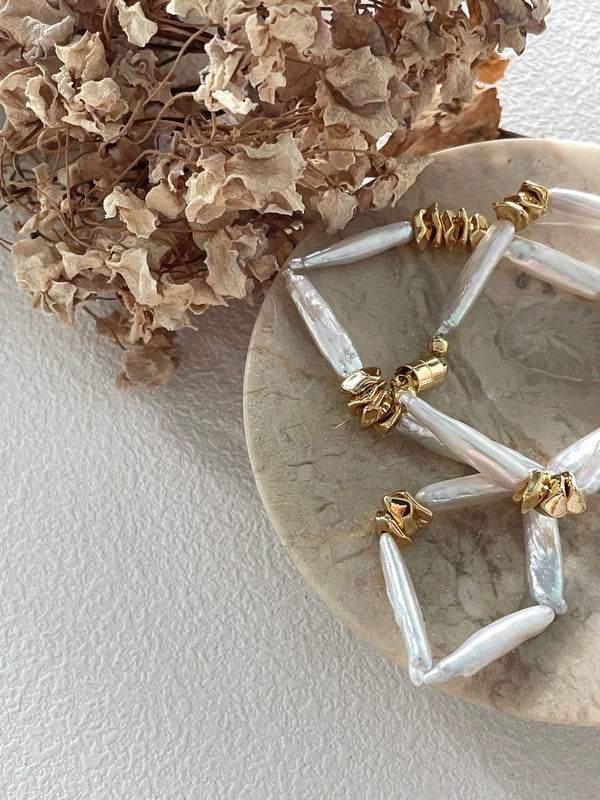 Original Gold Line Baroque Necklace