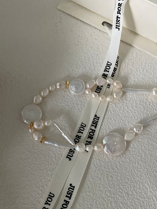Modern Elegance Baroque Pearl Choker