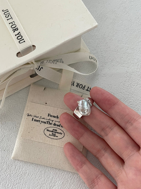 Unique Keshi Pearl Ring
