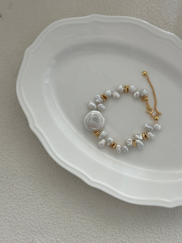 Rippling Keshi Pearl Bracelet