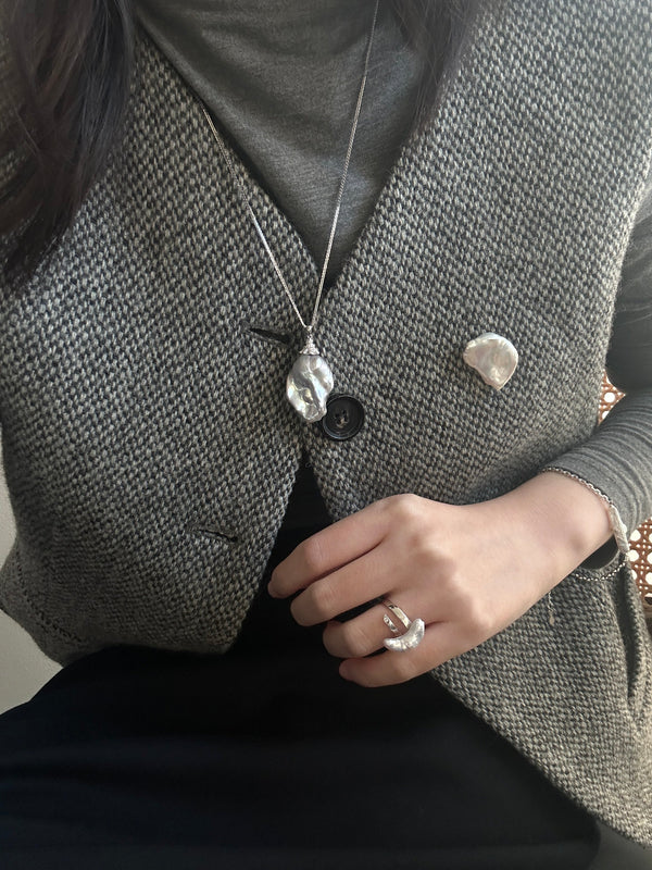 Sweet Moon Baroque  Pearl Ring