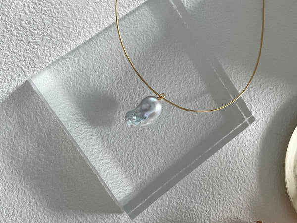 Gold Hanging Tail Baroque Pearl Necklace