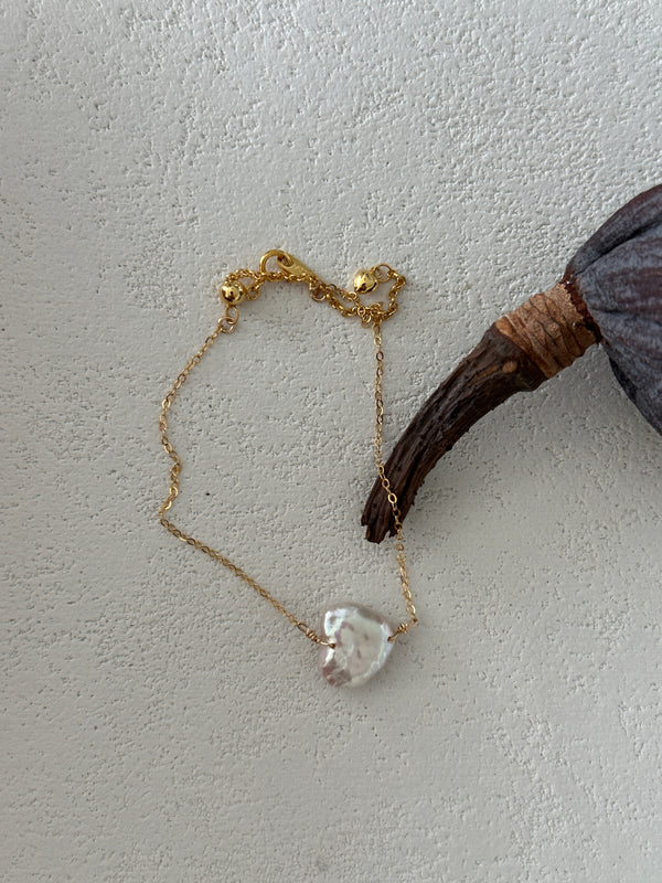 Small Heart Baroque Pearl Chain Bracelet