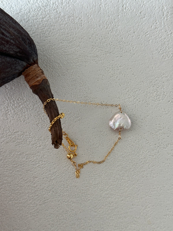 Small Heart Baroque Pearl Chain Bracelet