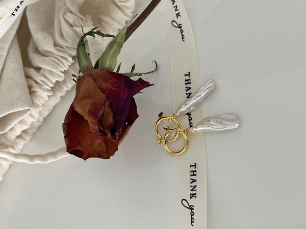 Unique Lute-Shaped Sliver 18k Baroque Pearl Earrings