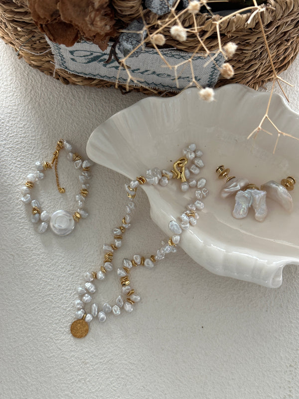 Gold Medal Keshi French Court Style Baroque Pearl necklace