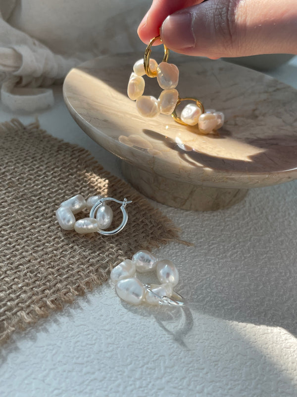 Elegant Bloom 18K Silver-plated Flower Pearl Earrings